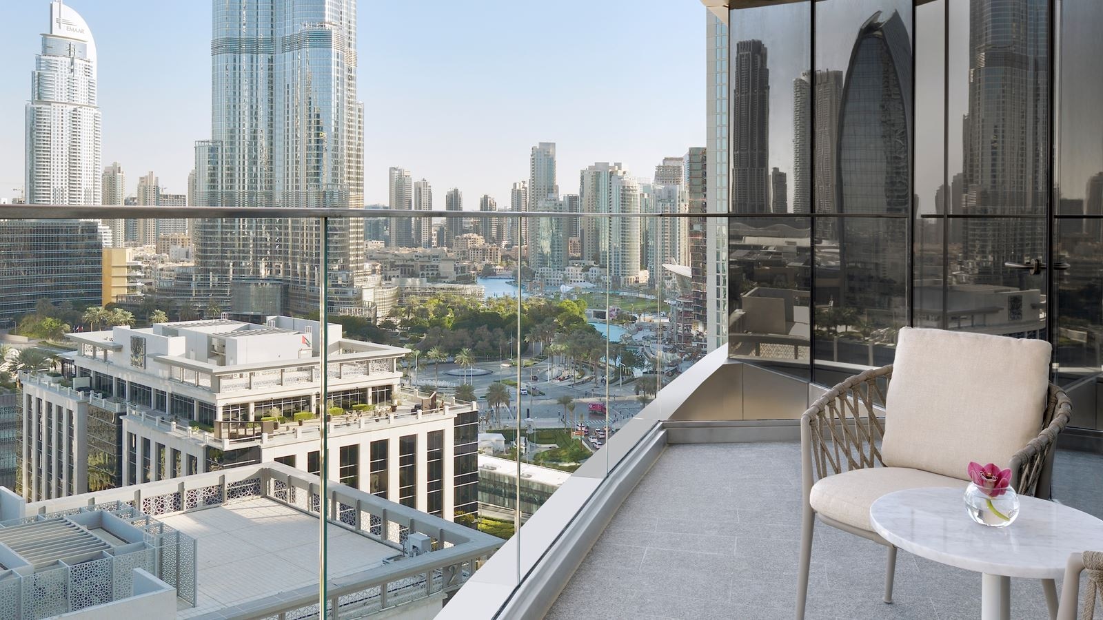 rooms-premier-burj-view-room-king