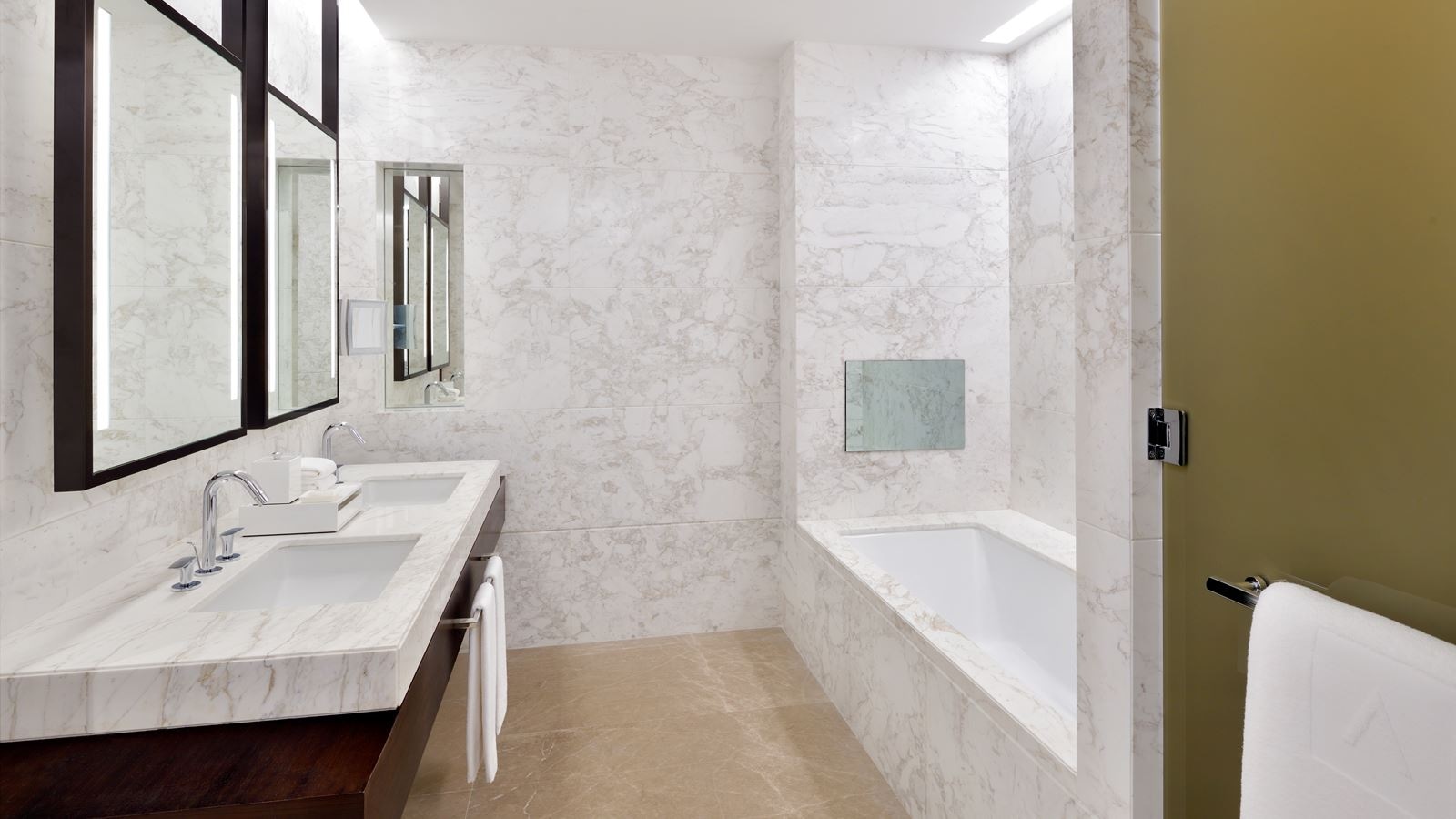 rooms-premier-burj-view-room-king