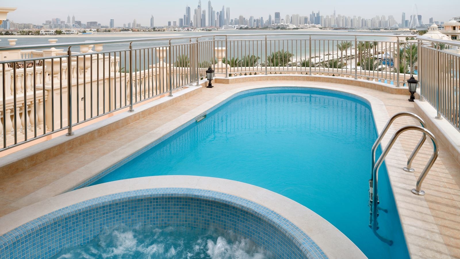 rooms-raffles-royal-villa