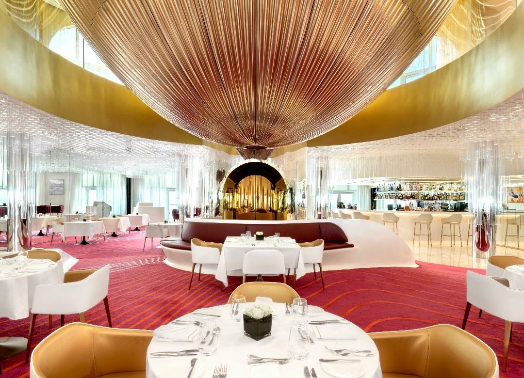 restaurants-raffles-club-lounge