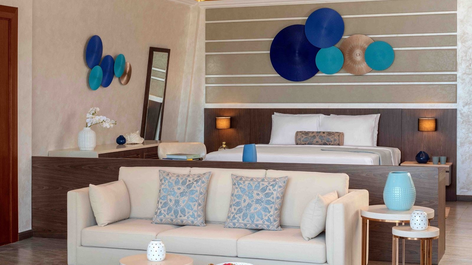 rooms-deluxe-beach--pool-suite