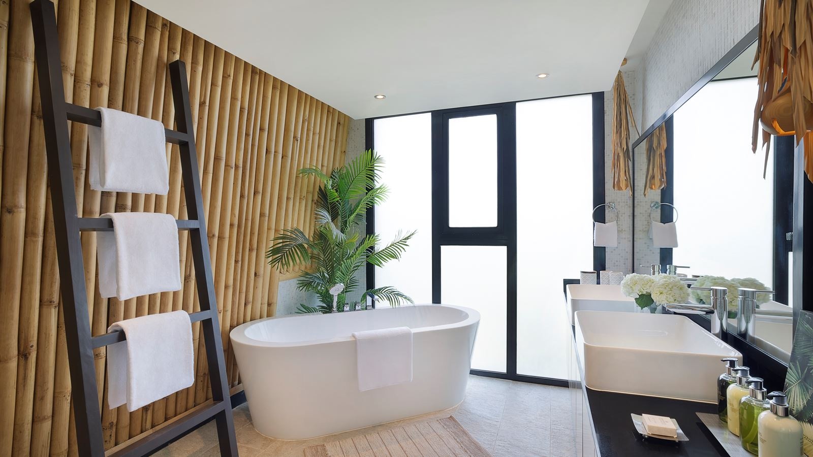 rooms-four-bedroom--beach-pool-villa