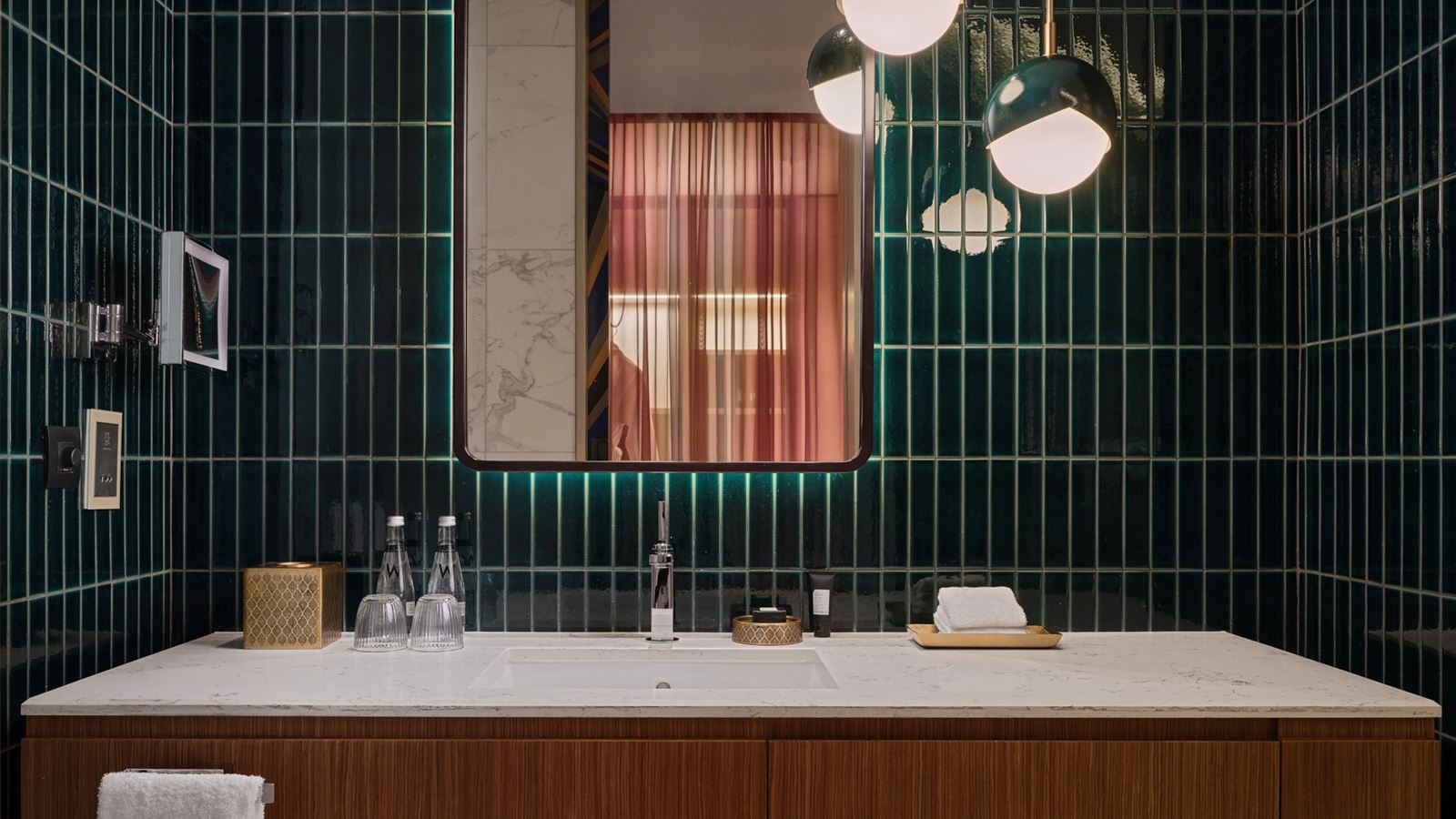 rooms-premier-deluxe-room