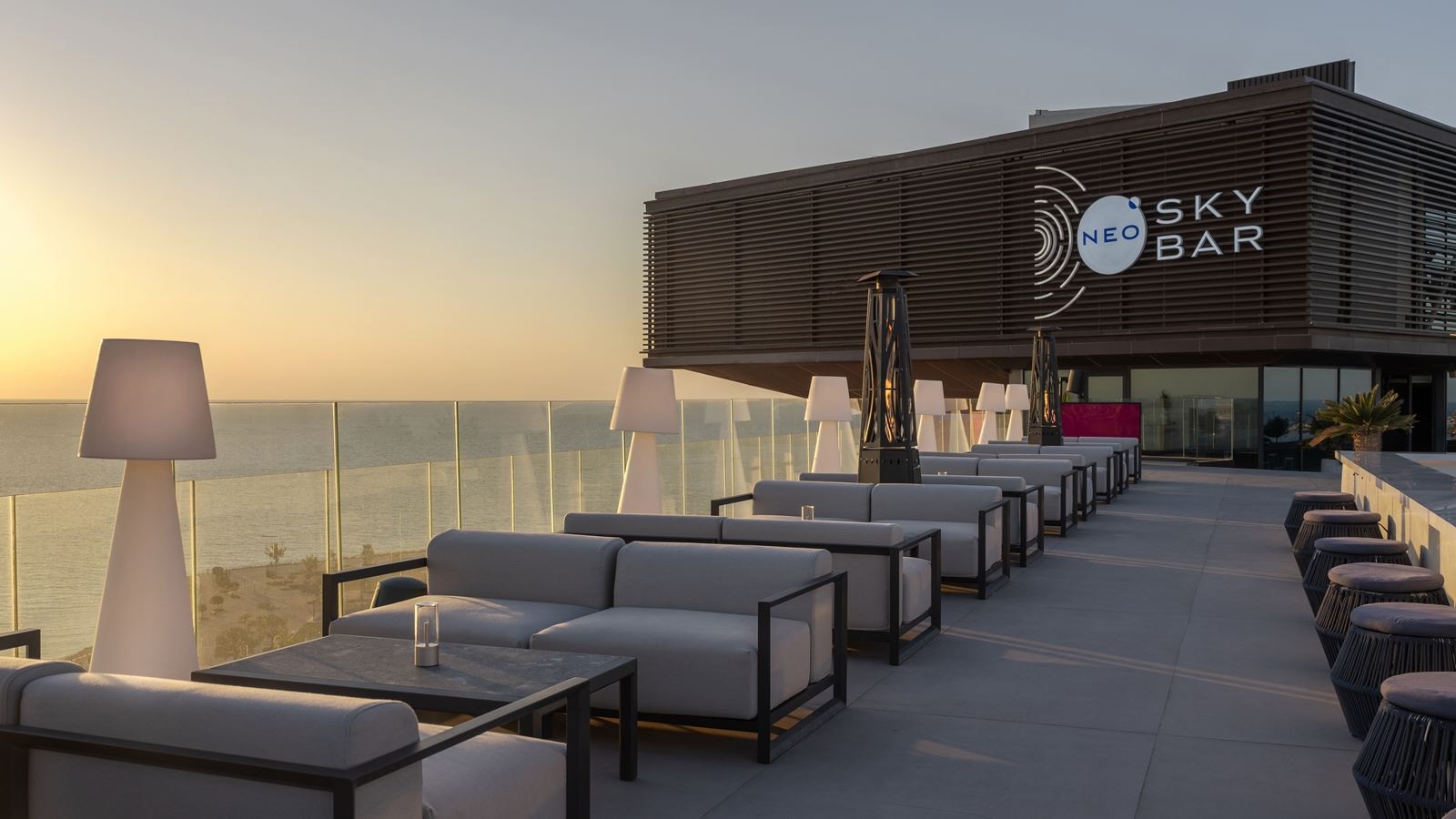 bars-neo-sky-bar