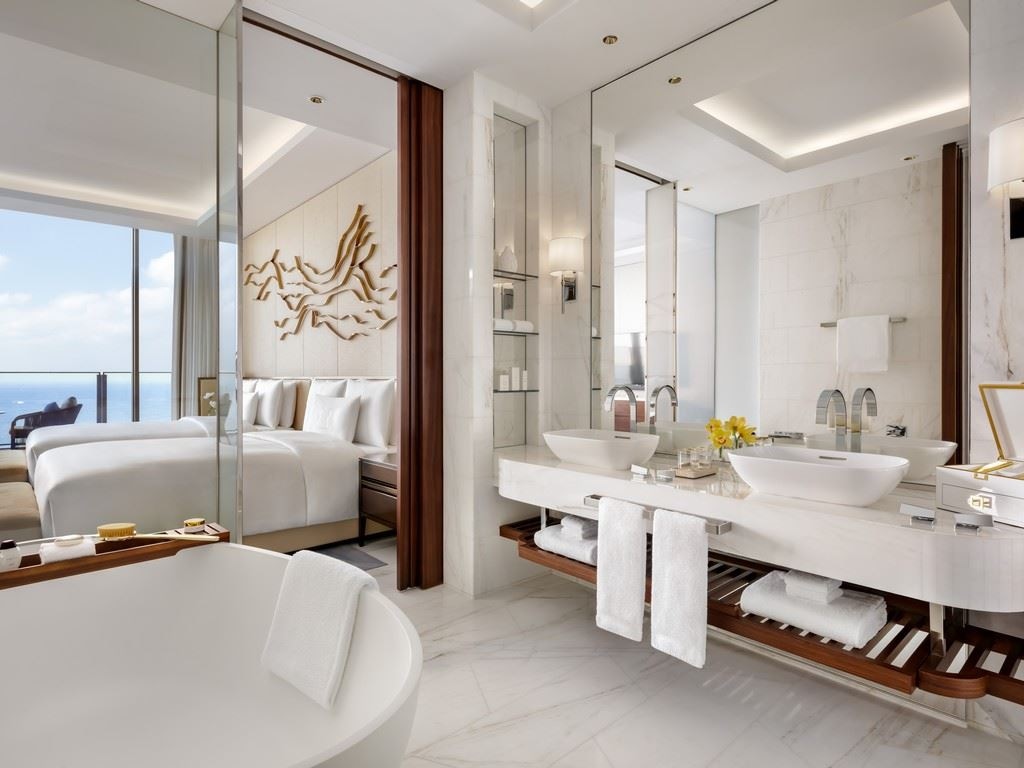 rooms-seascape-queen