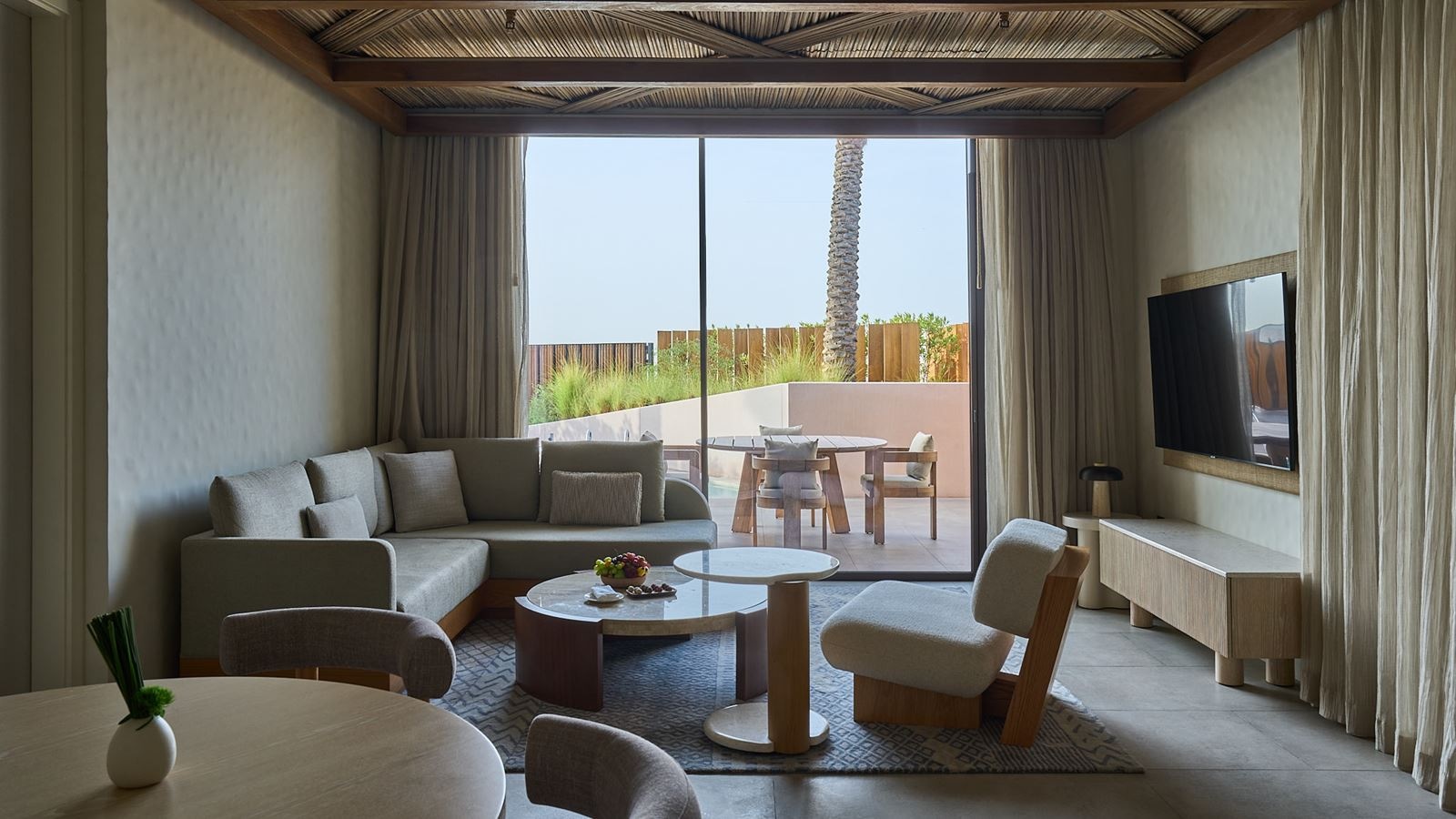 rooms-one-bedroom-beach-villa-with-plunge-pool