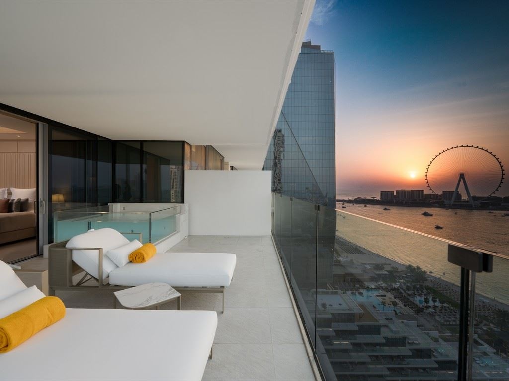 rooms-1-bed-|-skyline-suite-wpool