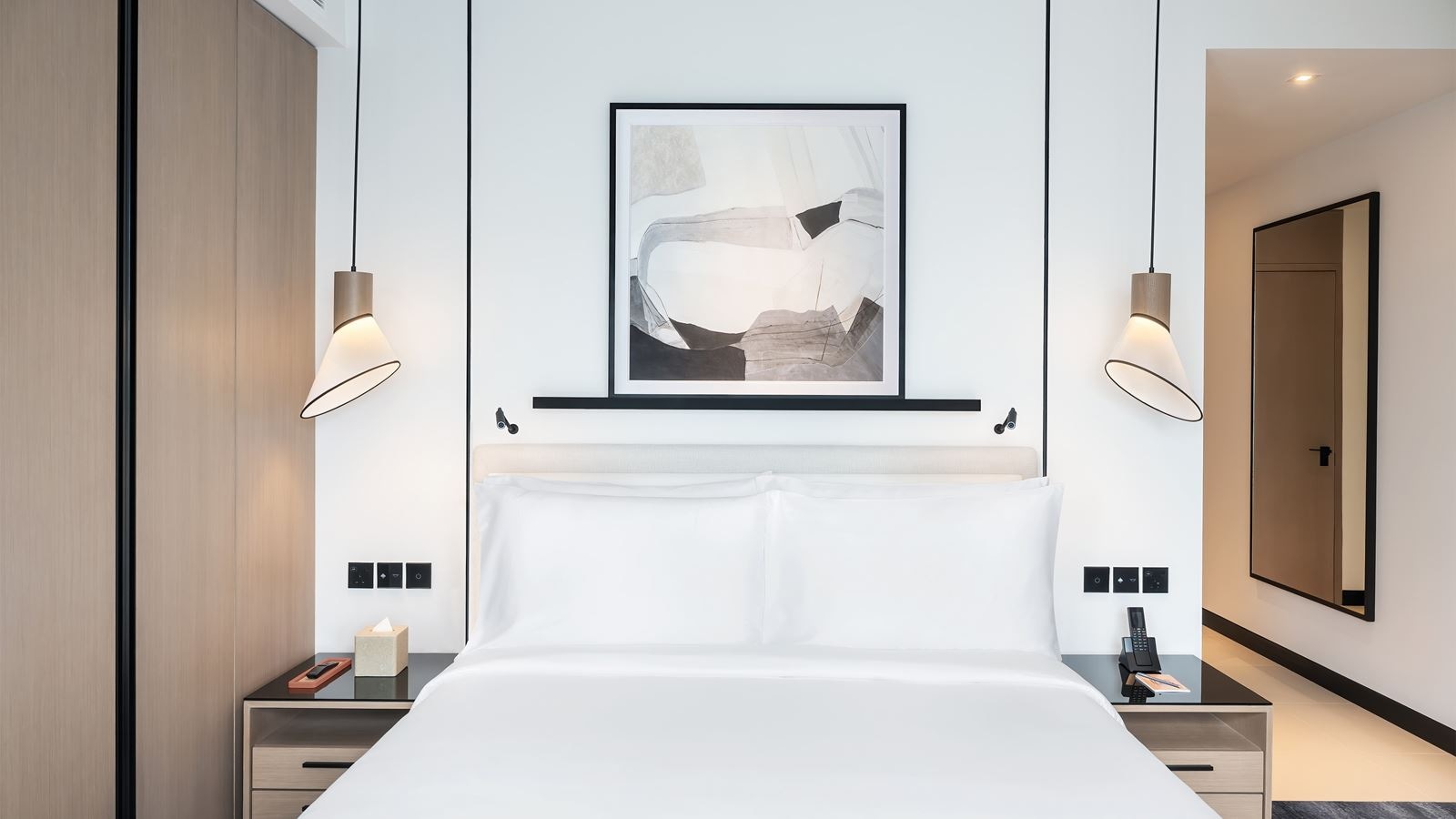 rooms-deluxe-suite-city-view