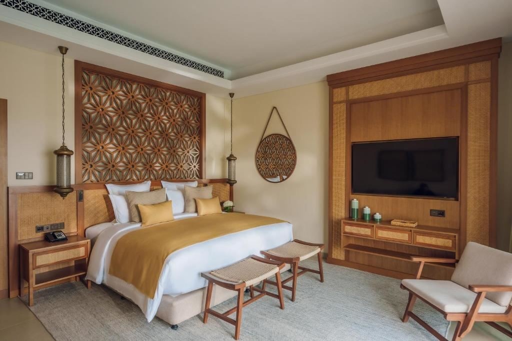 rooms-one-bedroom-beach-pool-villa-ocean-view