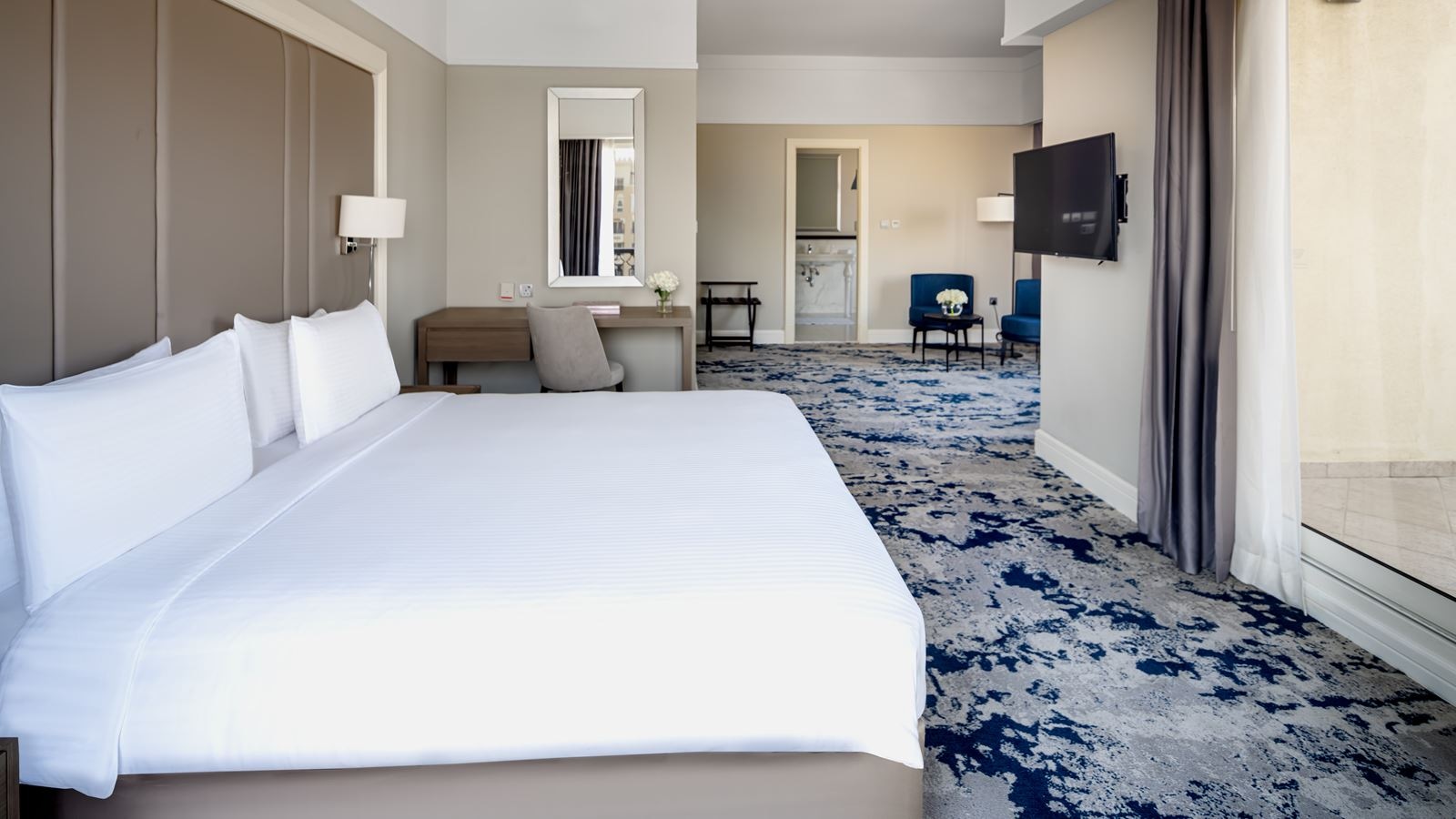 rooms-interconnecting-family-suite-garden