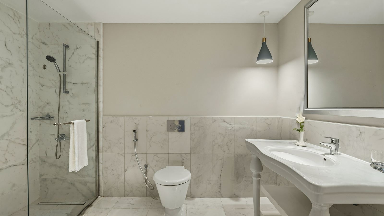 rooms-interconnecting-family-suite-garden