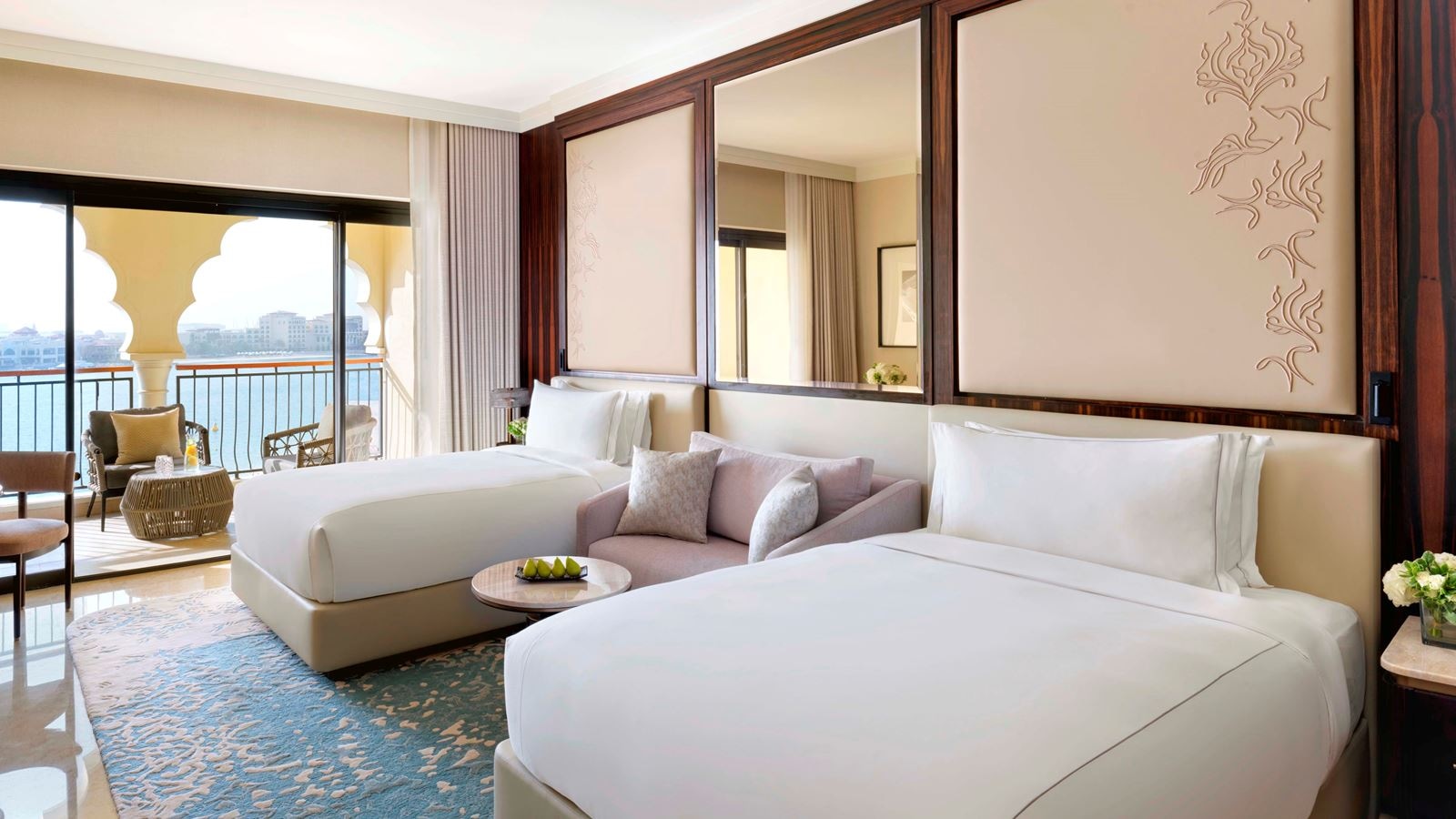 rooms-deluxe-room