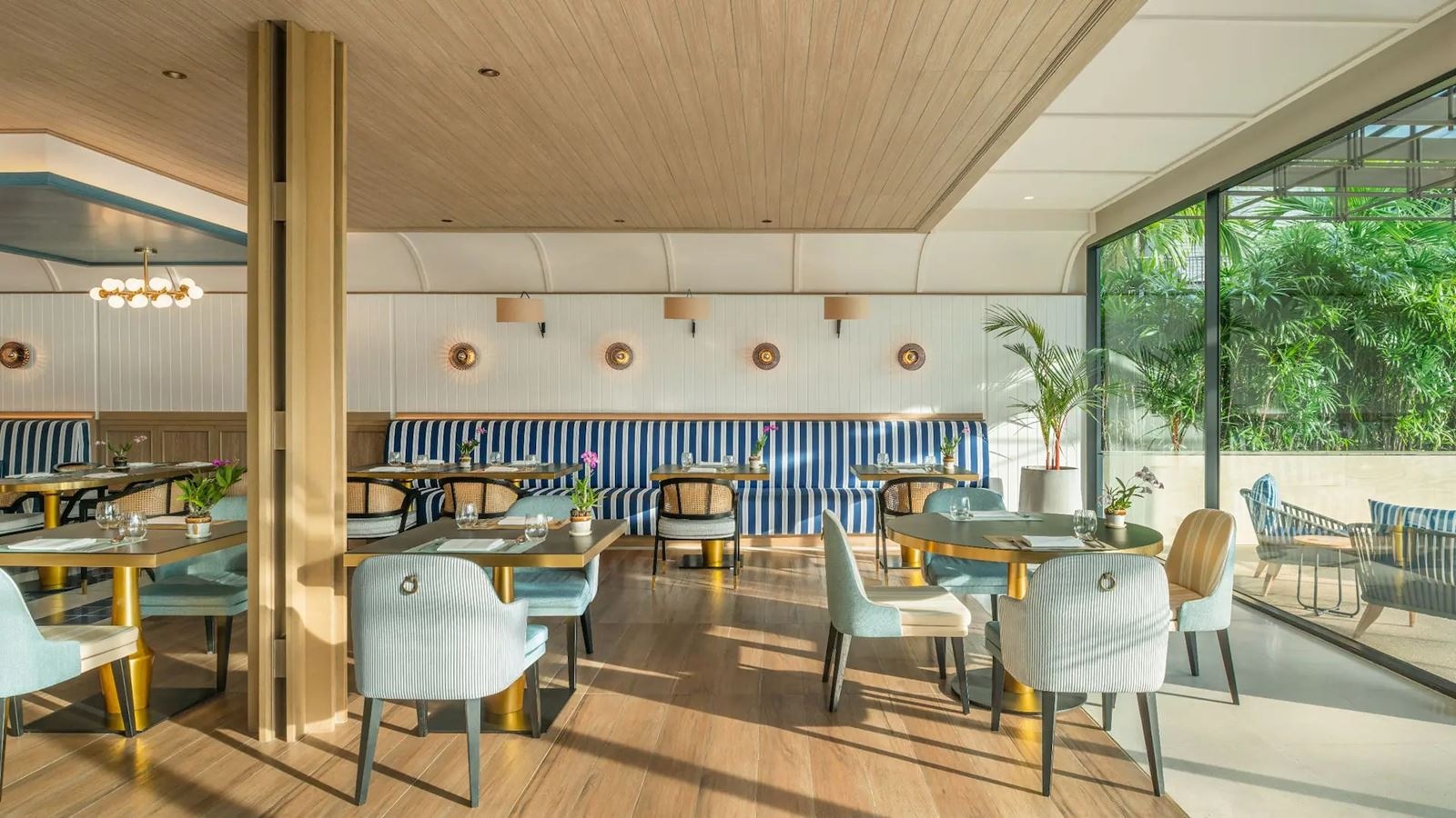 restaurants-the-pool-house-kitchen