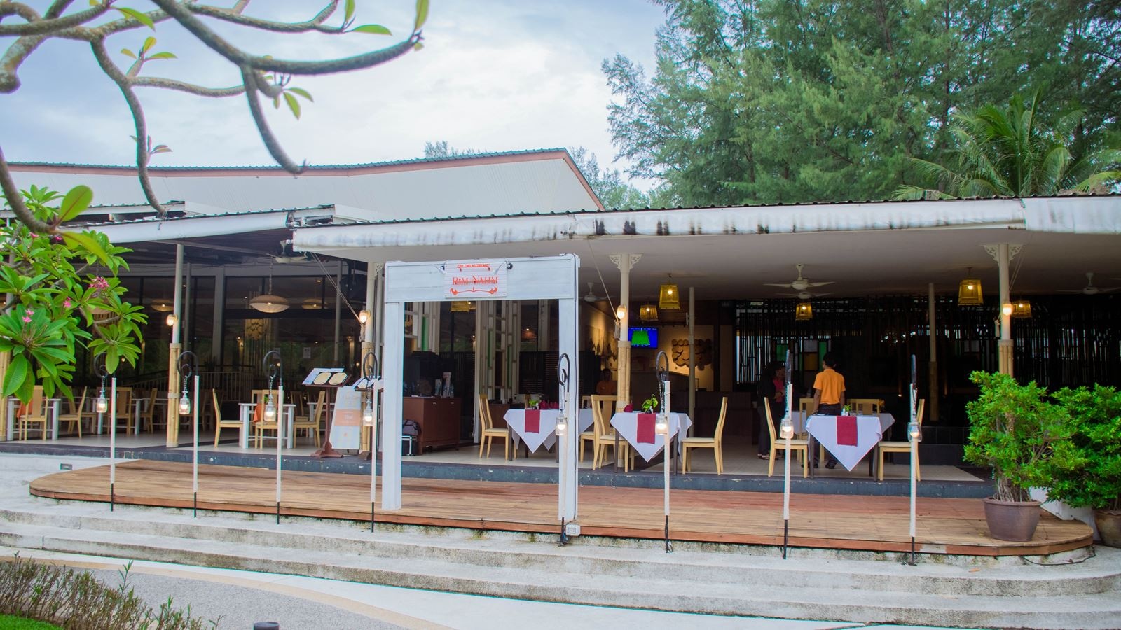 restaurants-rim-nahm-restaurant