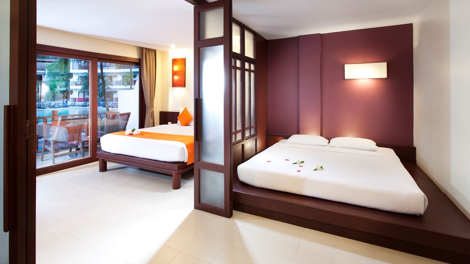 rooms-pool-access-pool-view