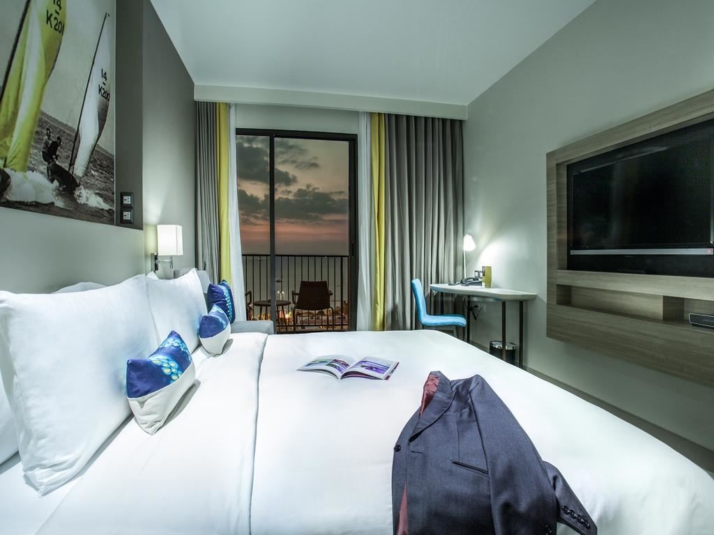 rooms-deluxe-ocean-view