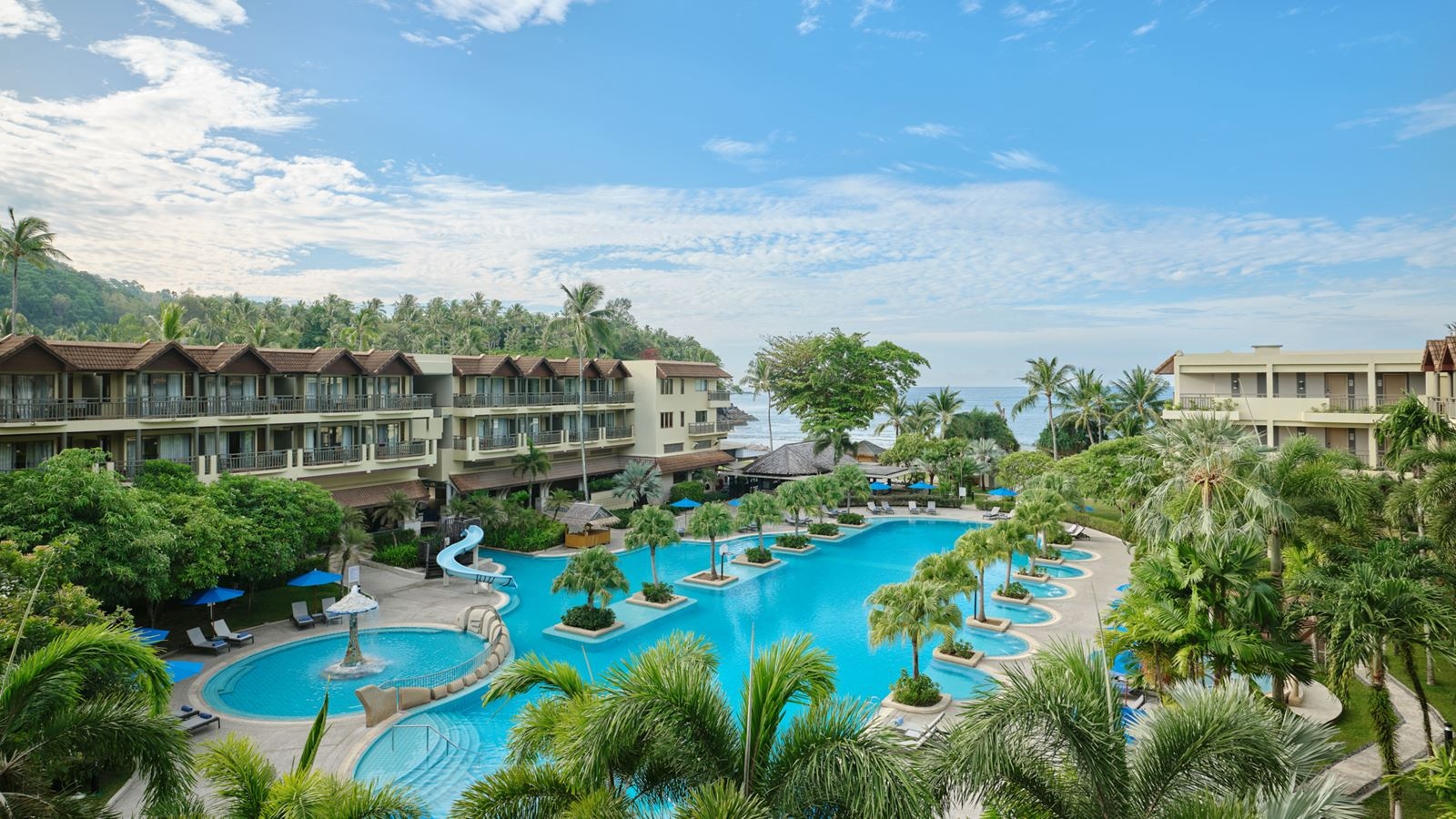 rooms-large-guest-room-pool-terrace