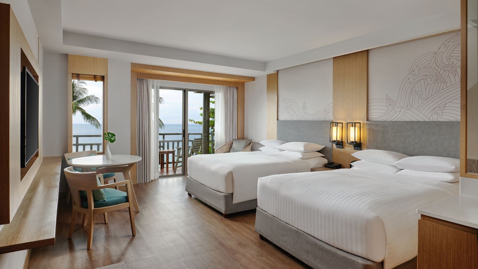 rooms-large-guest-room-ocean-view