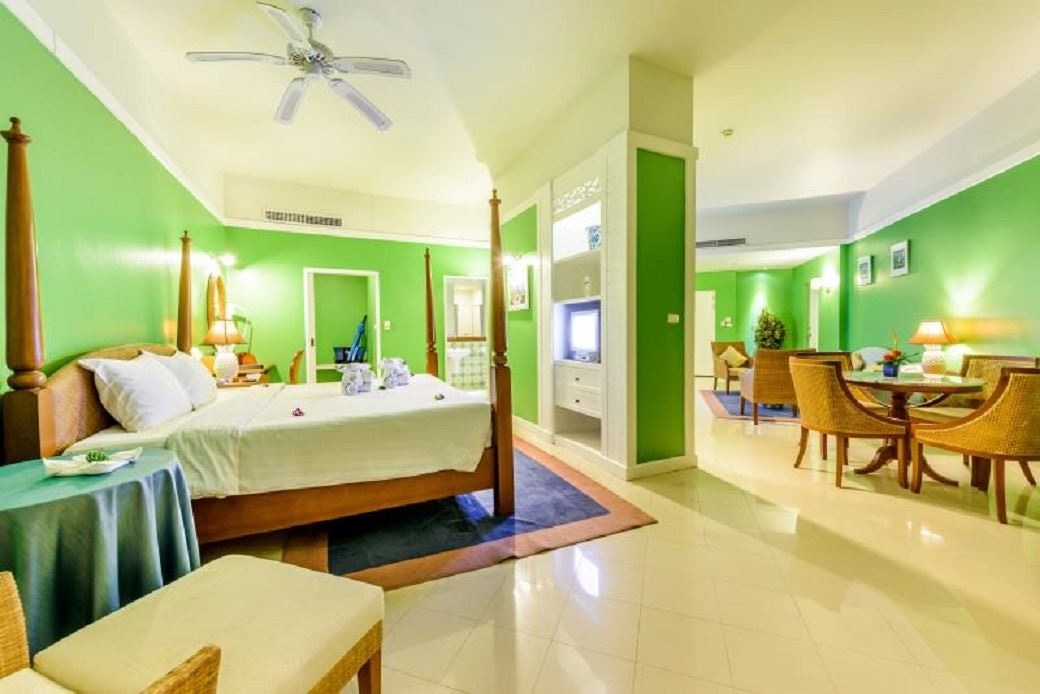 rooms-deluxe-pool-access