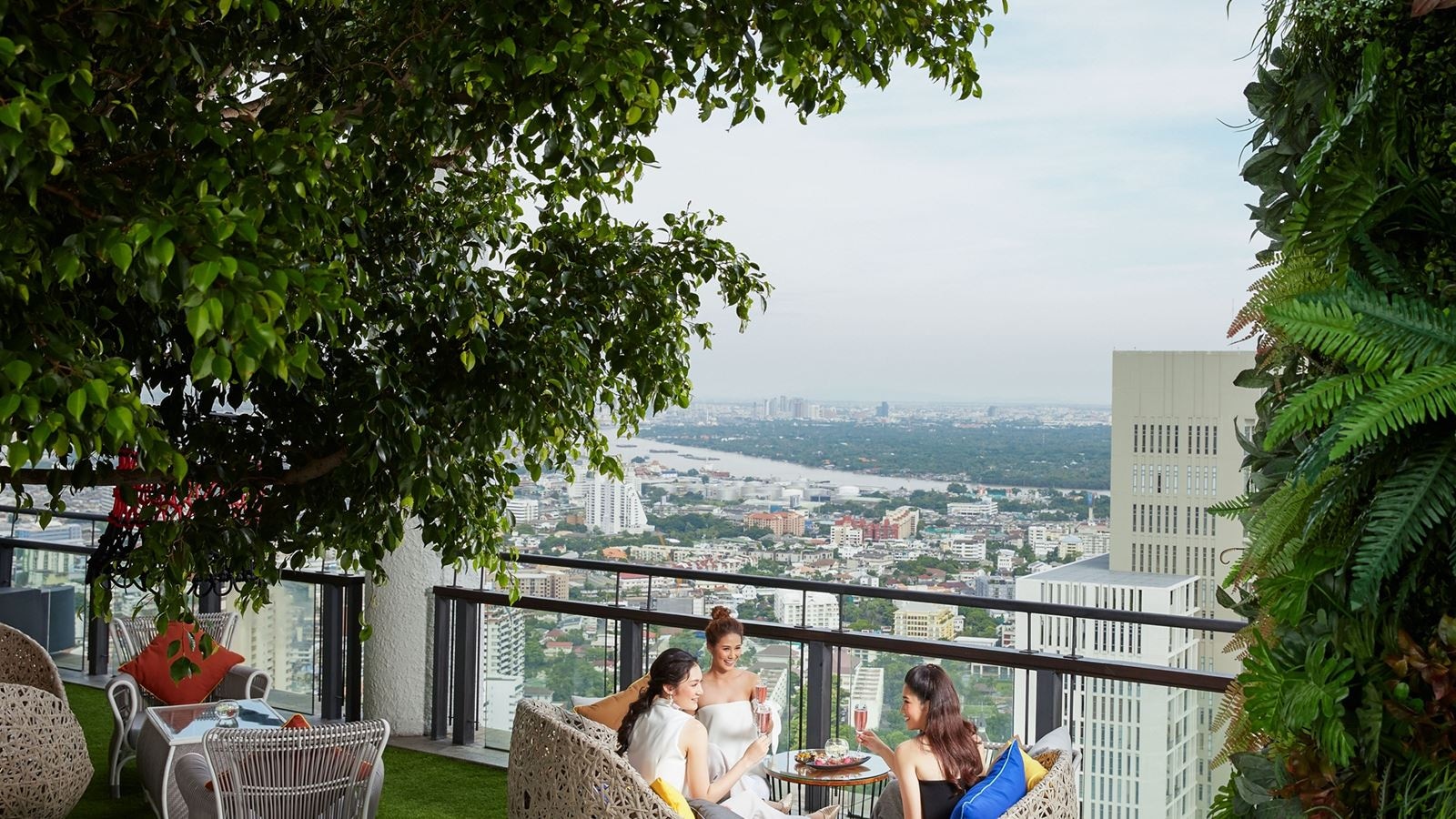 restaurants-saffron-sky-garden