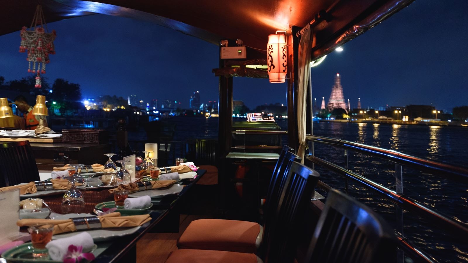 restaurants-apsara-dinner-cruise