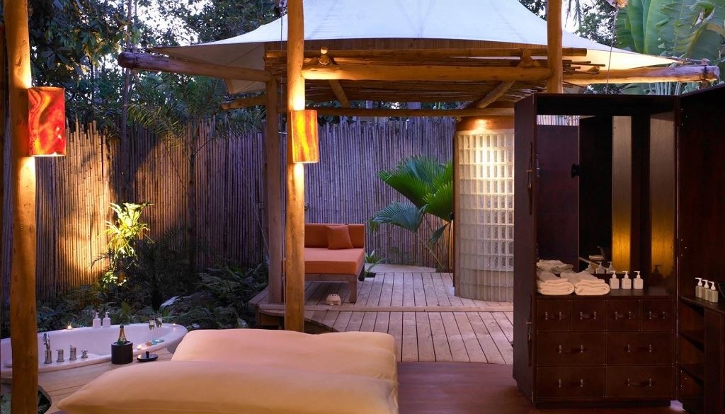 rooms-5-bedroom-beach-pool-reserve