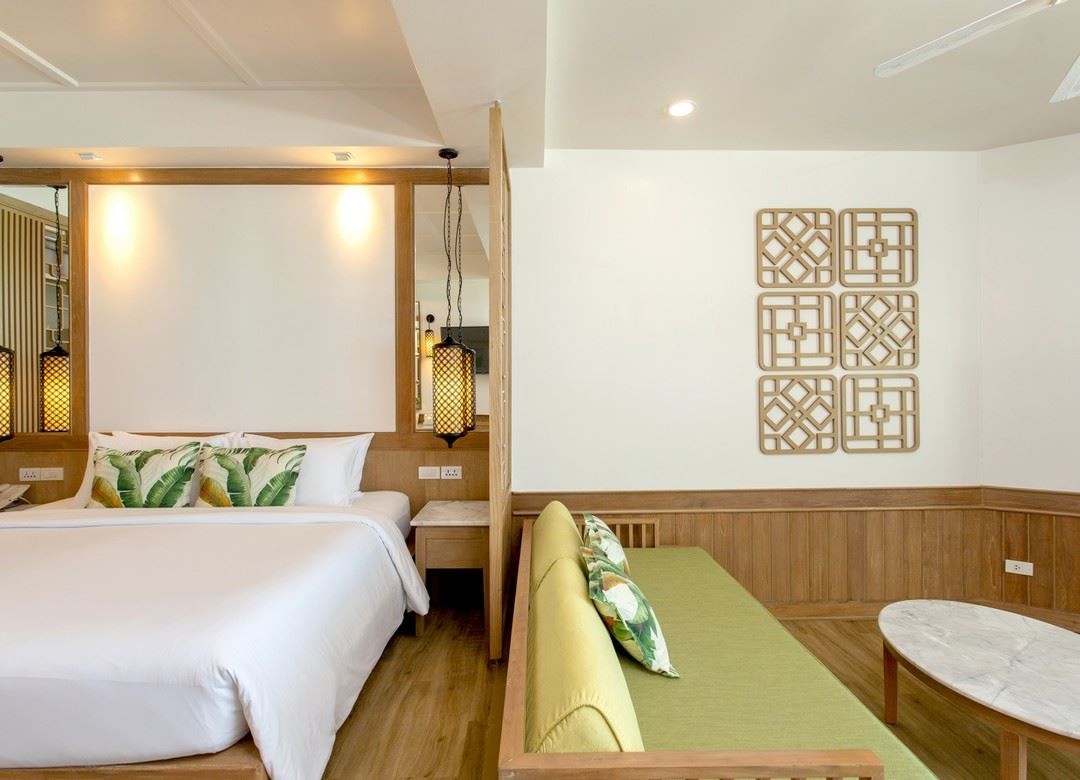 rooms-junior-suite-oceanfront-thani-wing