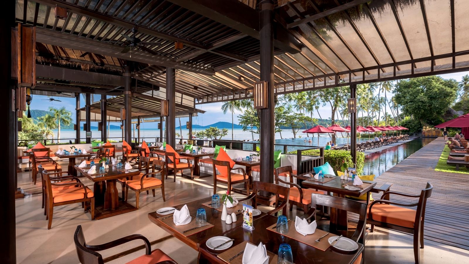 restaurants-the-savoury-restaurant