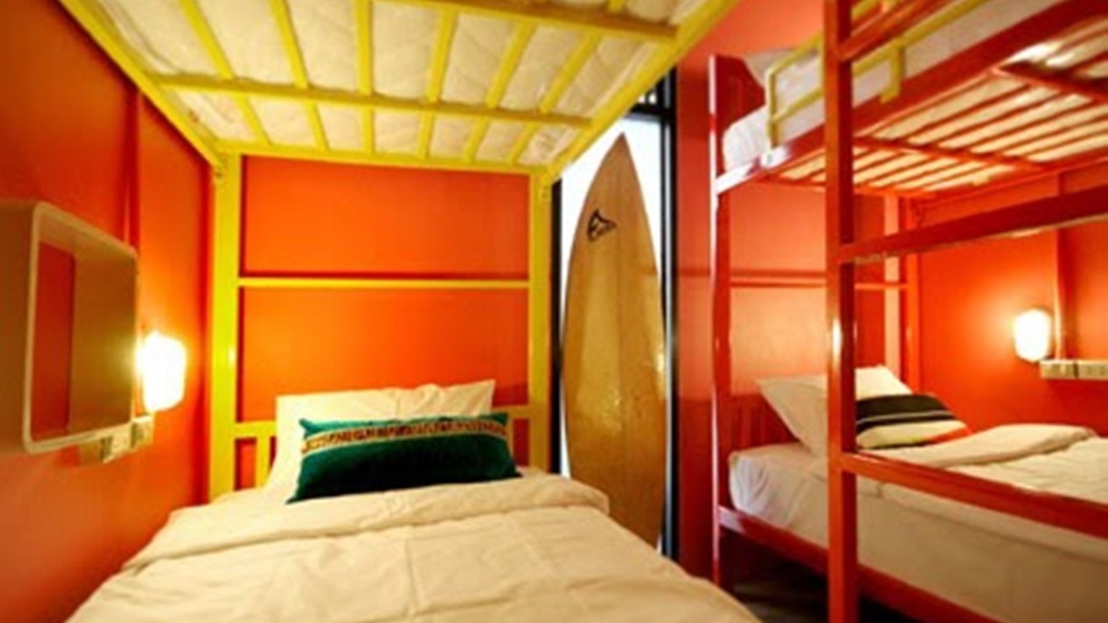 rooms-share-dorm-lady