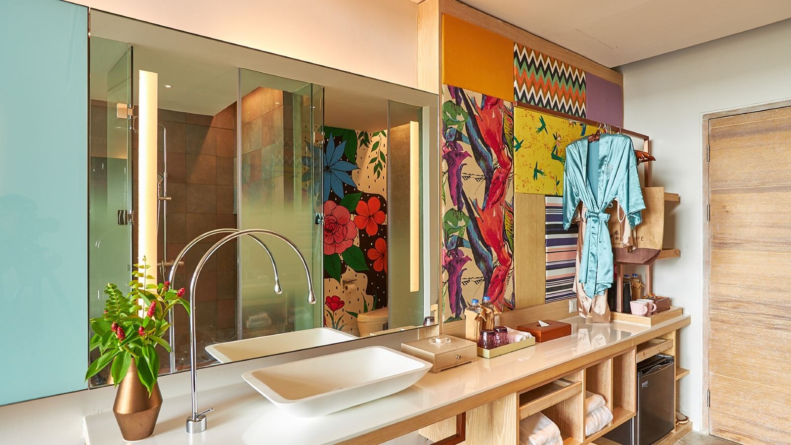 rooms-deluxe-pool-access-room