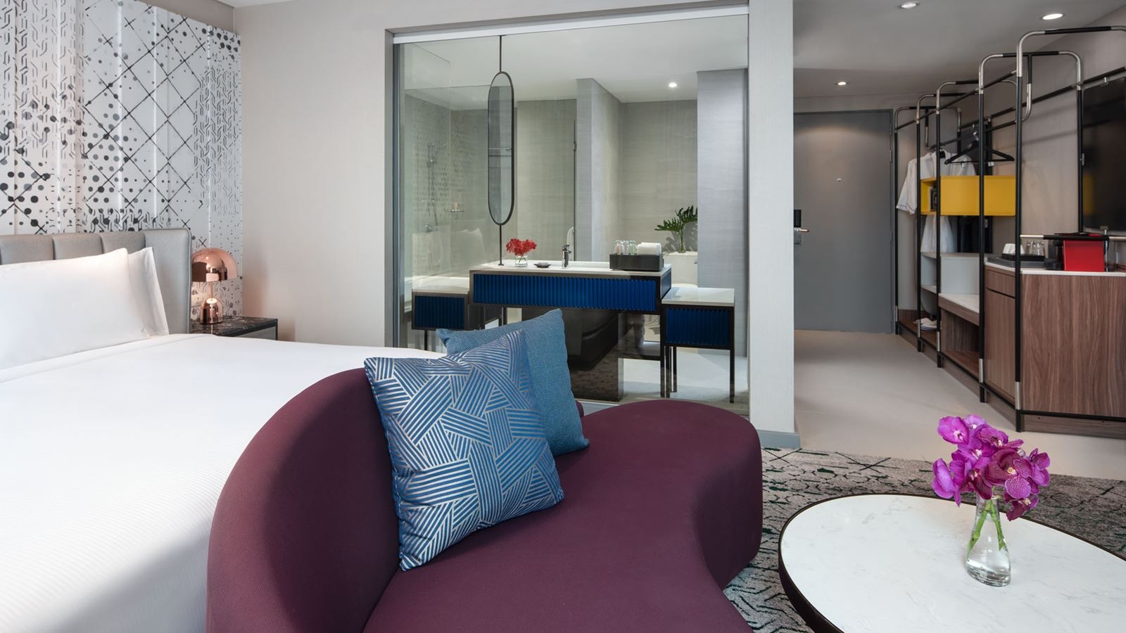 rooms-deluxe-skyline-room