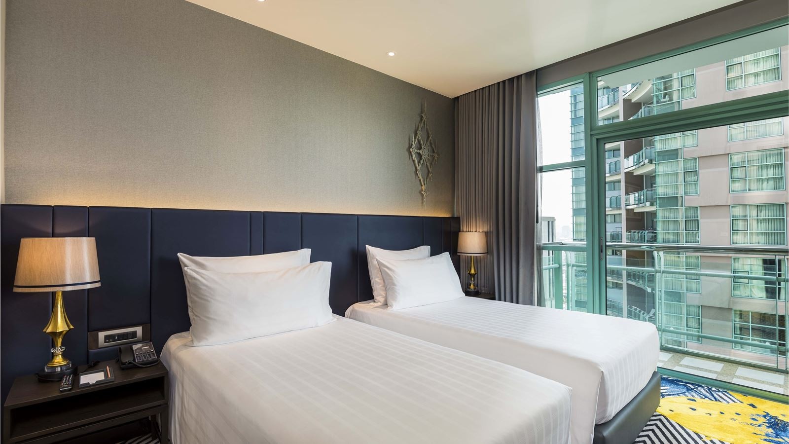 rooms-grand-deluxe-city-view