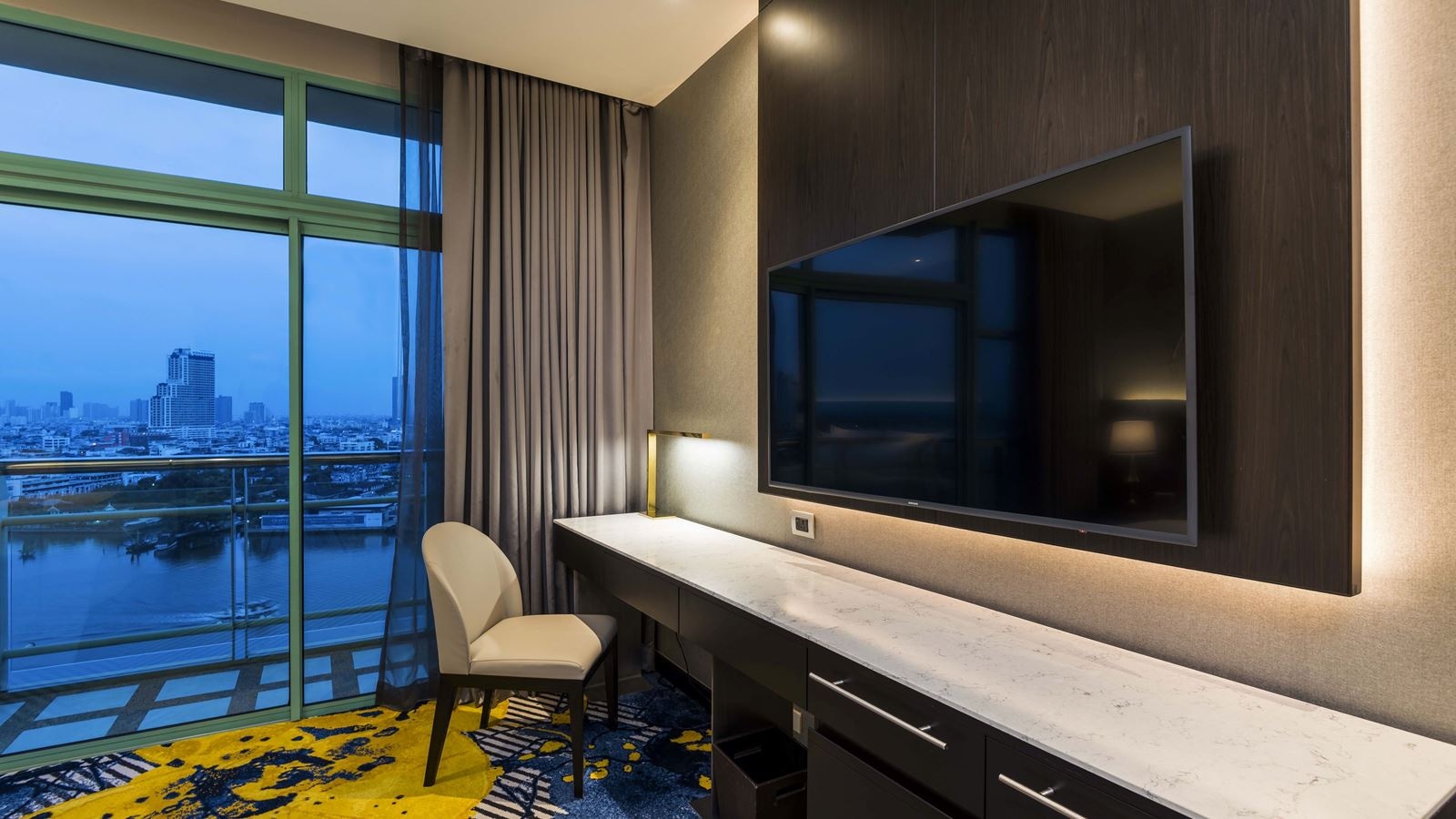 rooms-grand-deluxe-river-view