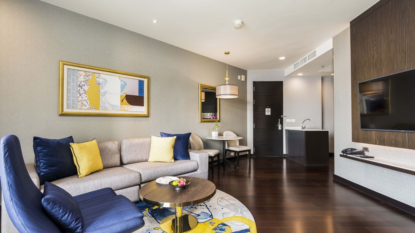 rooms-one-bedroom-city-view