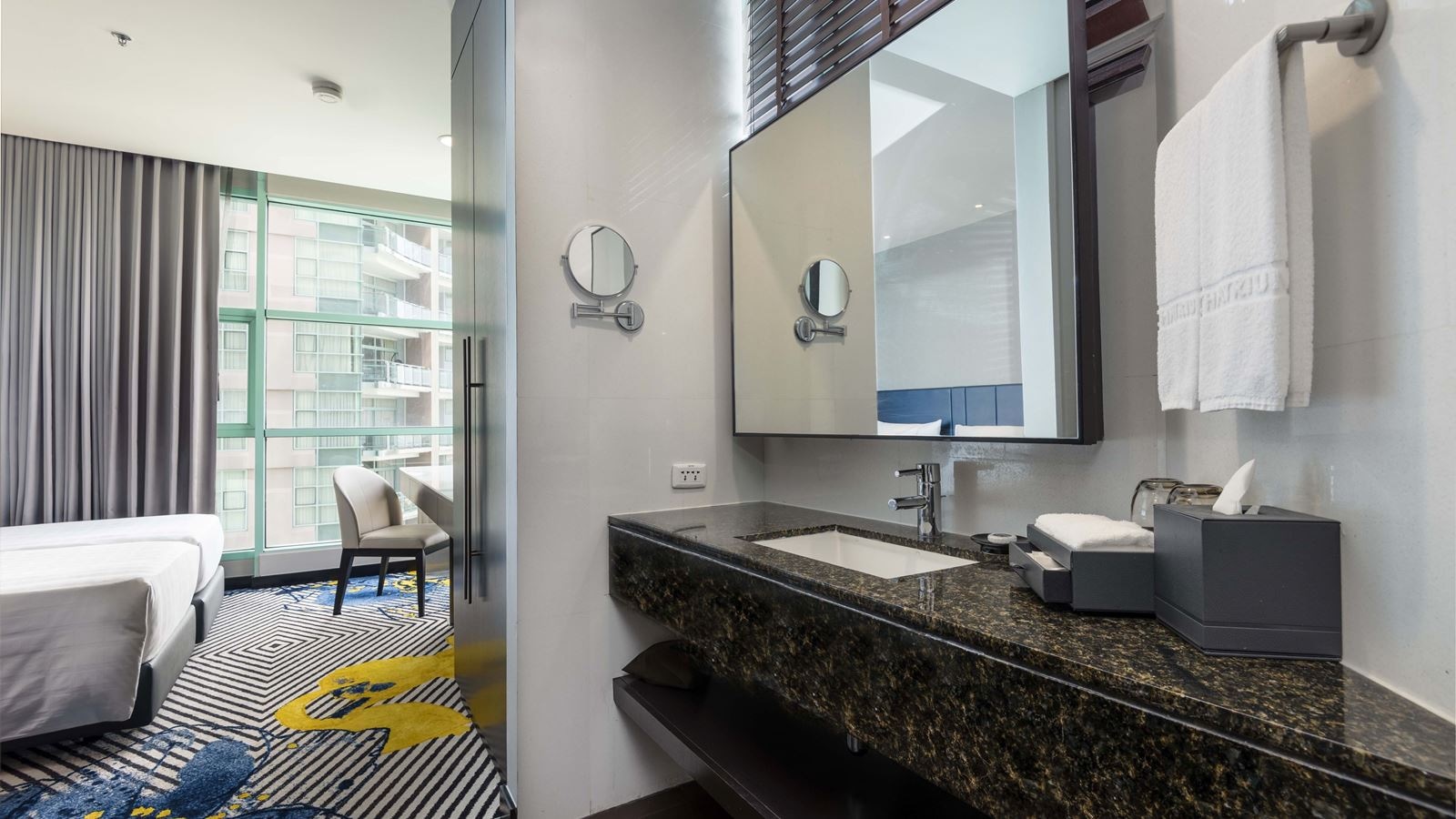 rooms-one-bedroom-city-view