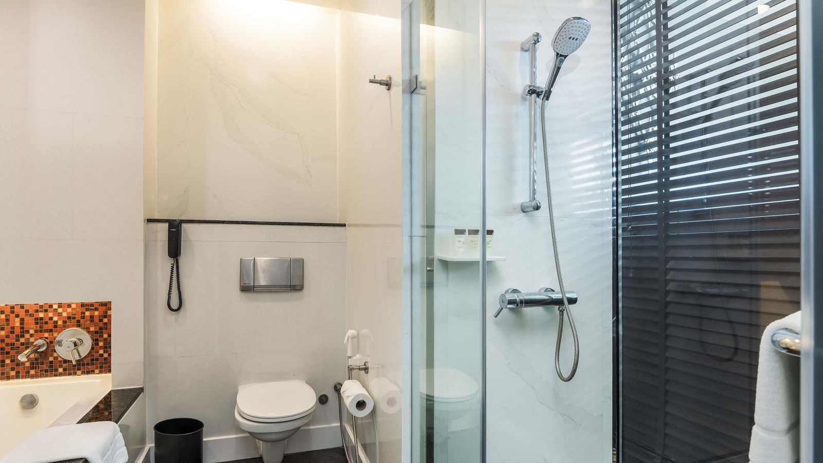 rooms-one-bedroom-city-view