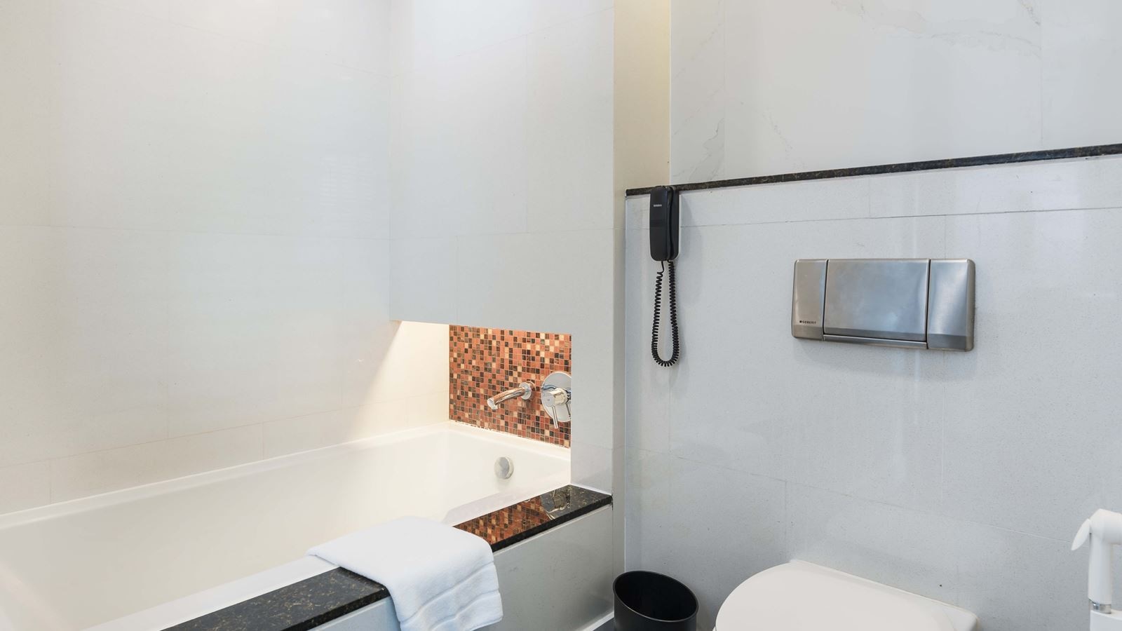 rooms-one-bedroom-city-view