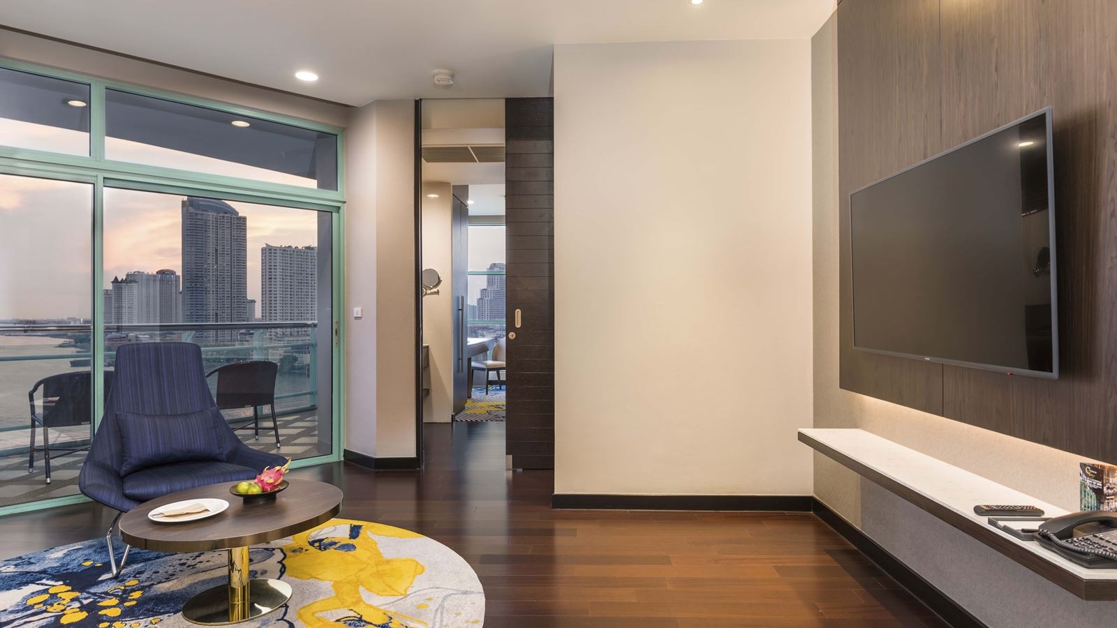 rooms-one-bedroom-river-view