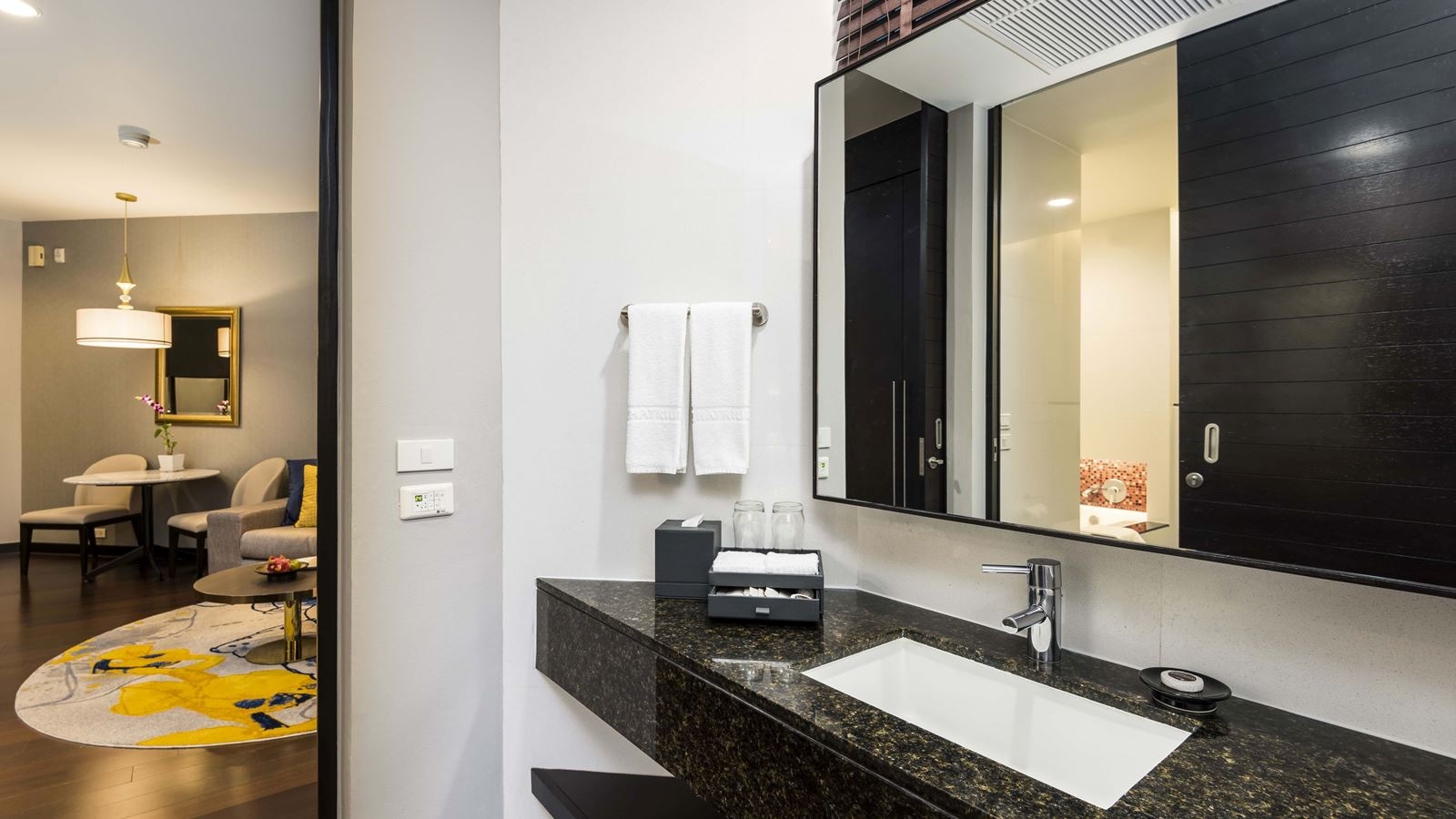 rooms-one-bedroom-river-view