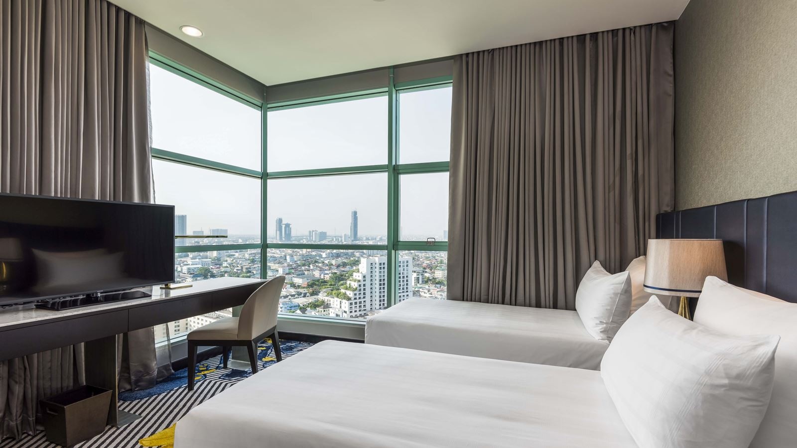 rooms-two-bedroom-suite-city-view