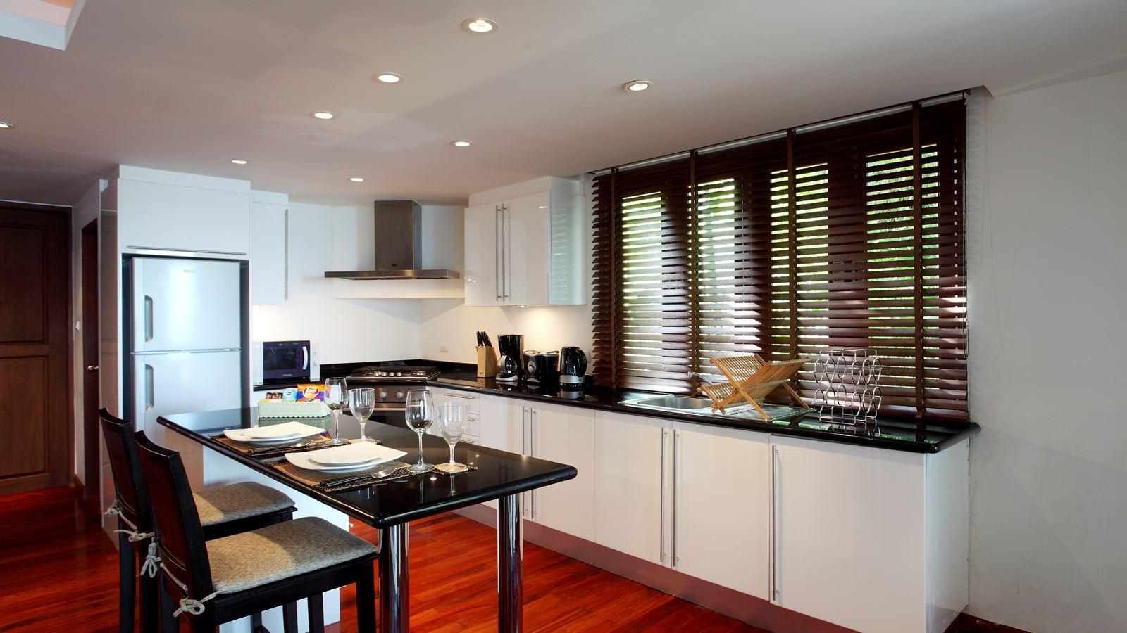 rooms-2-bedroom-grand-beachfront-pool-villa