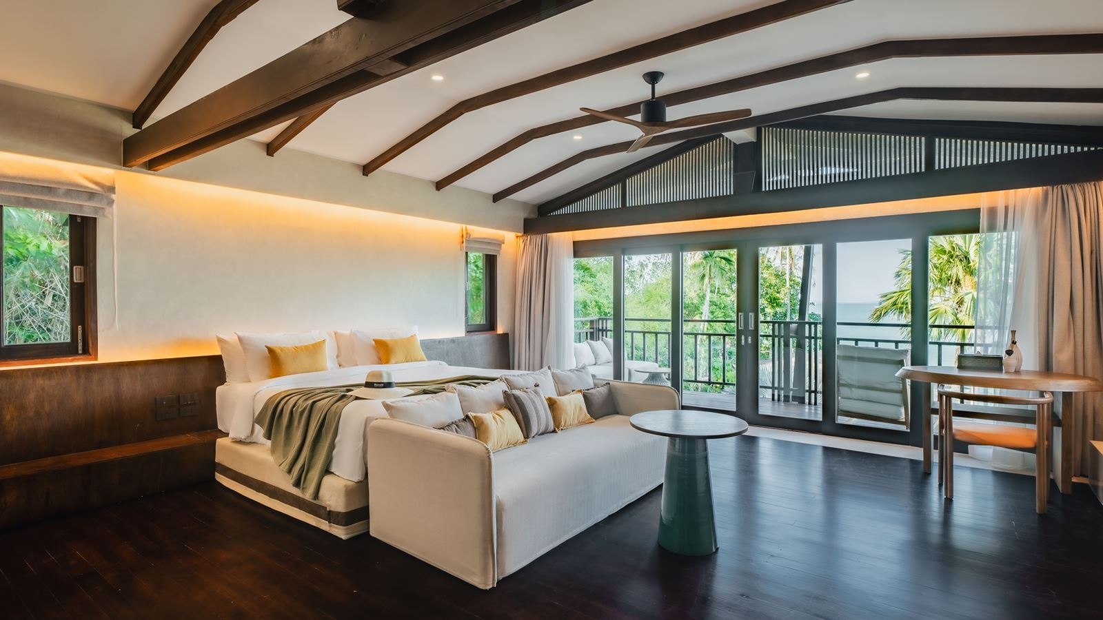 rooms-lux-3-bedroom-grand-sea-view-pool-villa