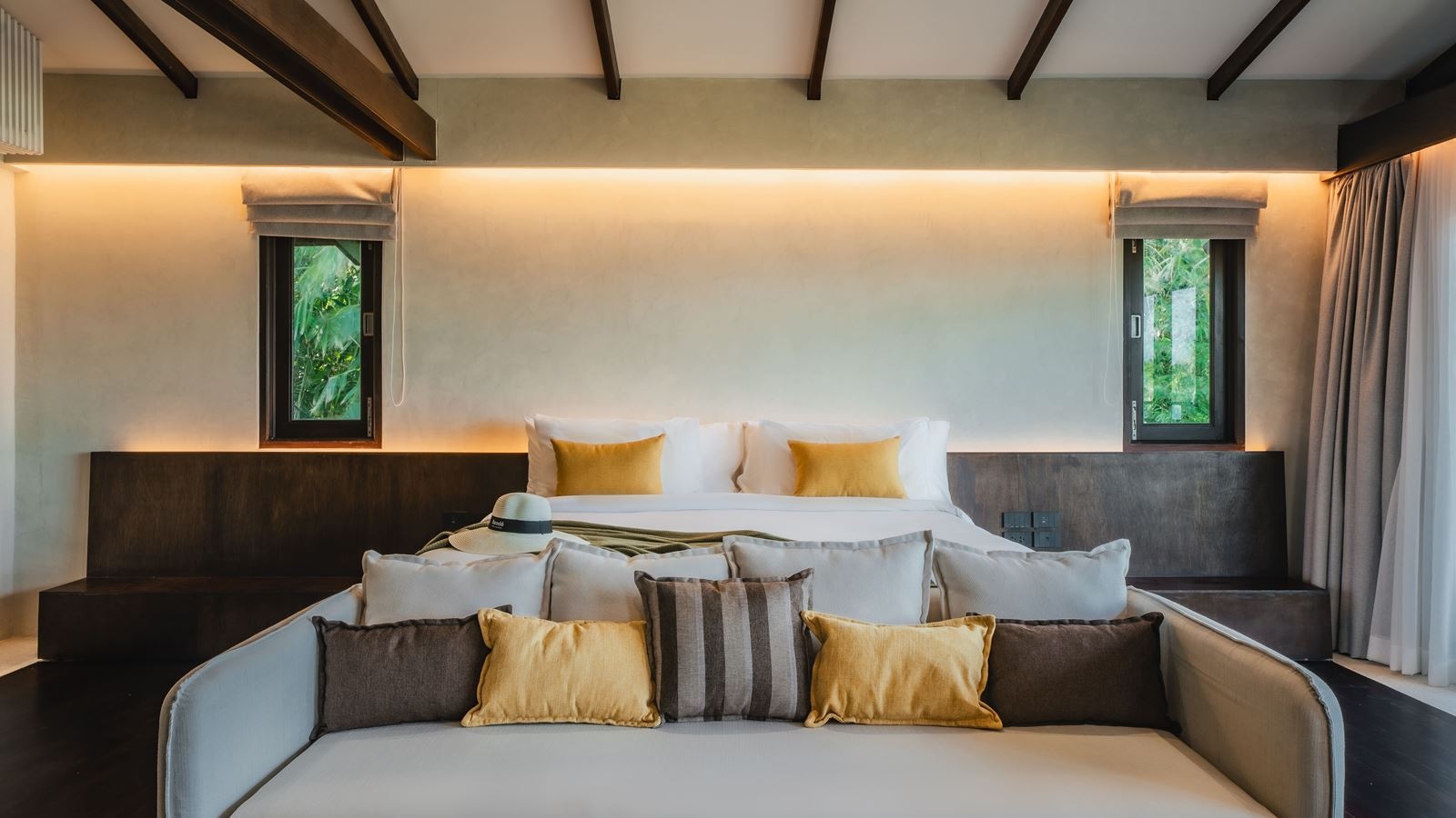 rooms-lux-3-bedroom-grand-sea-view-pool-villa