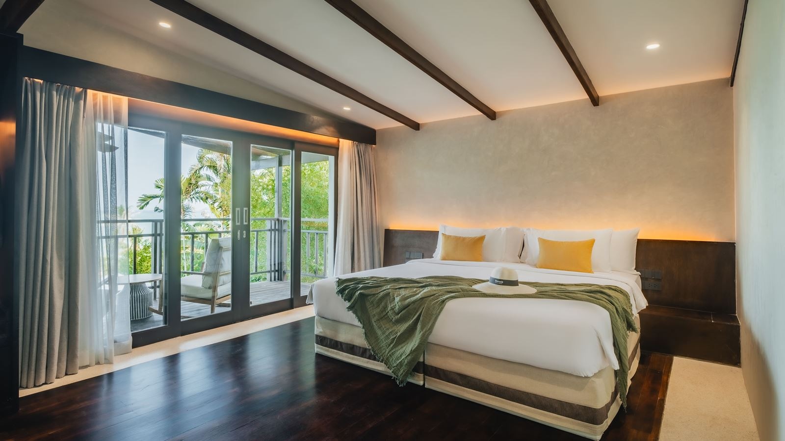 rooms-lux-3-bedroom-grand-sea-view-pool-villa