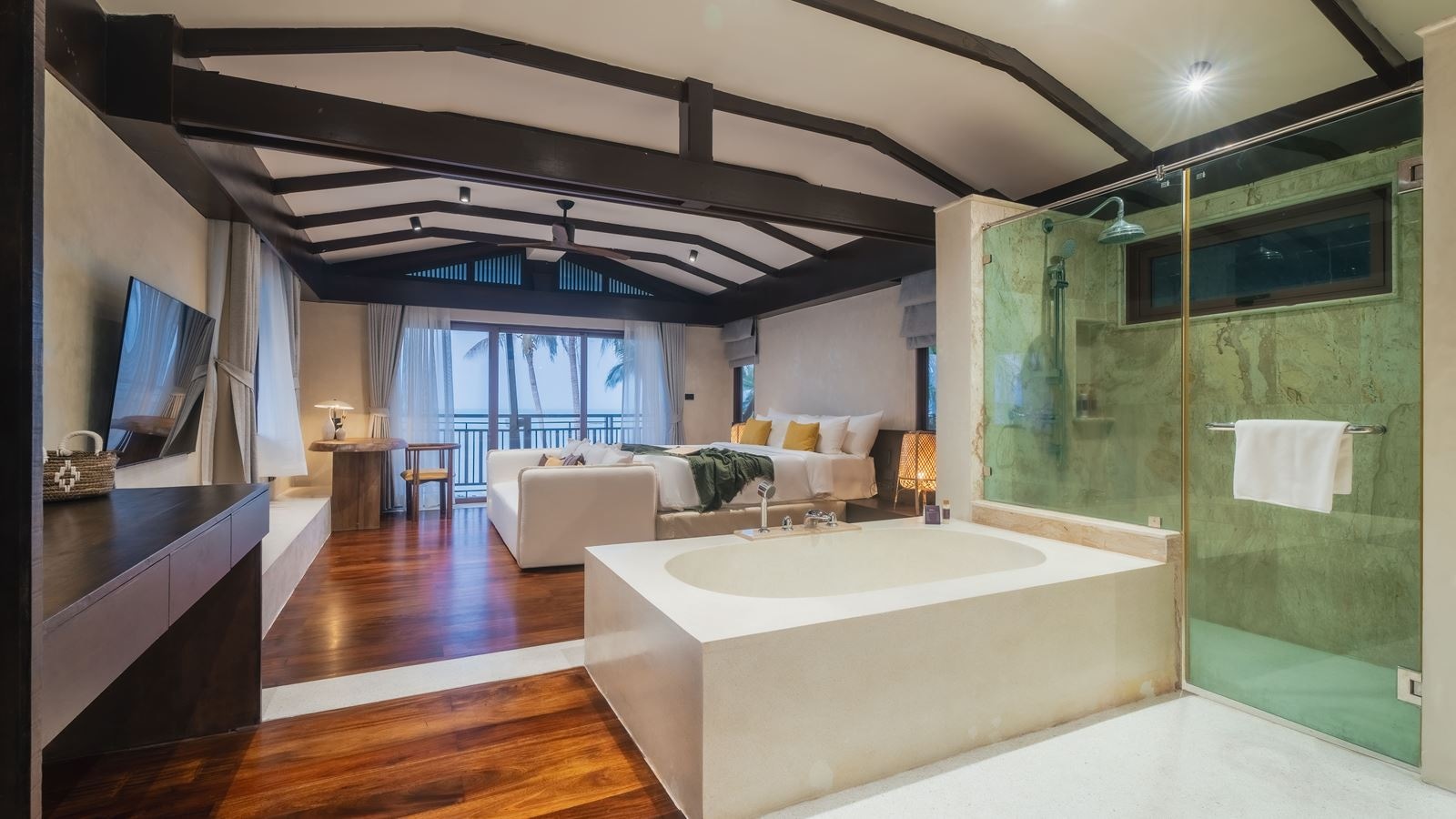 rooms-lux-3-bedroom-grand-beachfront-pool-villa