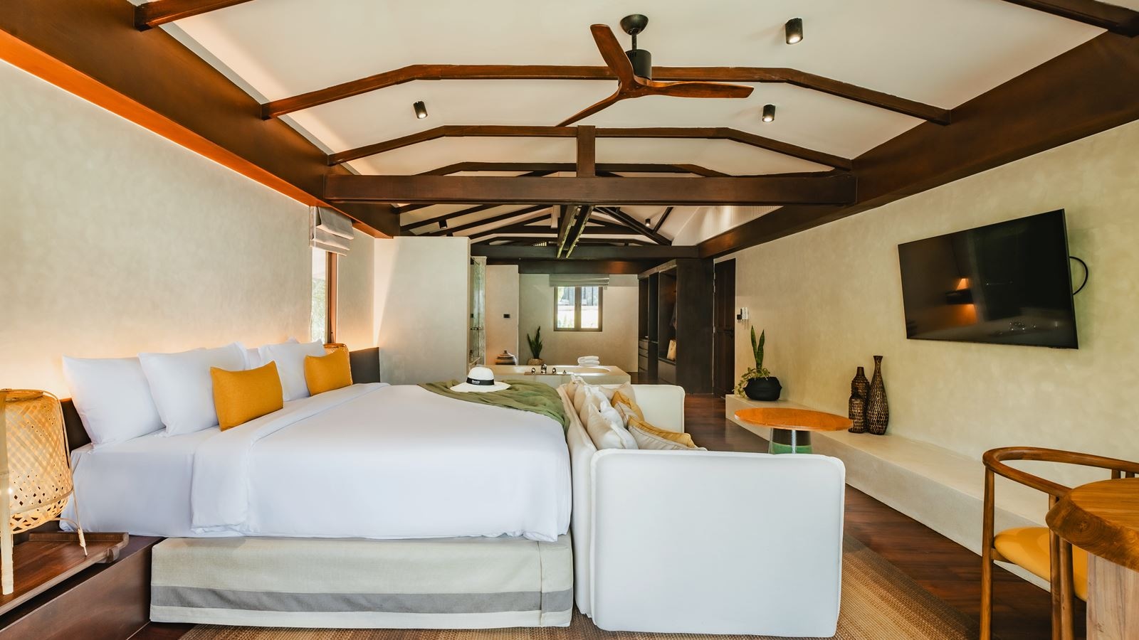 rooms-lux-5-bedroom-grand-beachfront-pool-villa