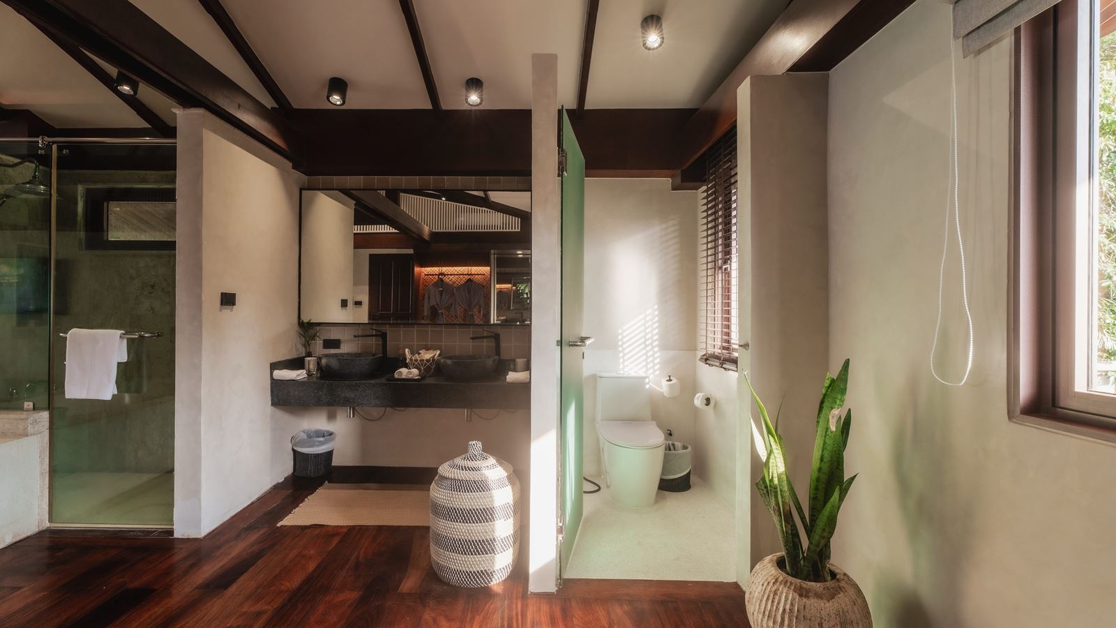 rooms-lux-5-bedroom-grand-beachfront-pool-villa