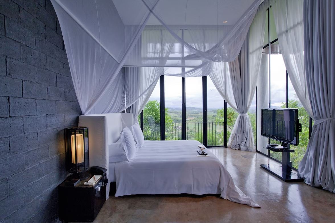 rooms-deluxe-balcony