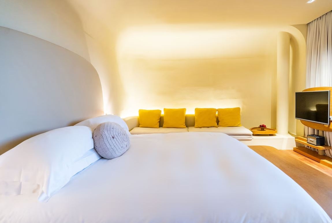 rooms-sala-pool-villa