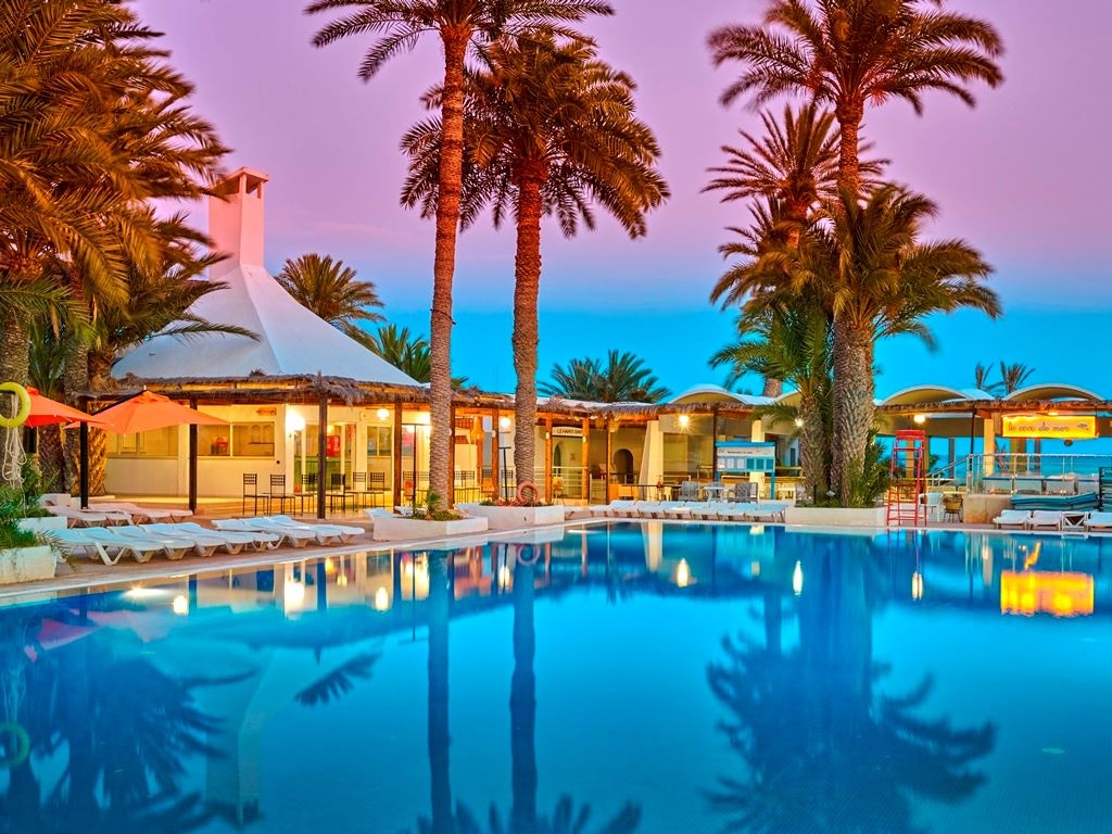 pools-outdoor--indoor-pool